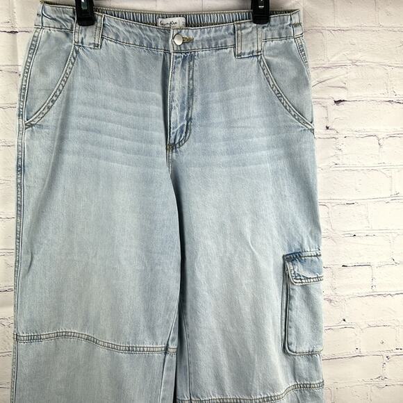 Love, Fire Light Wash Wide Leg Cargo Jeans Size 13/31 - Picture 2 of 9